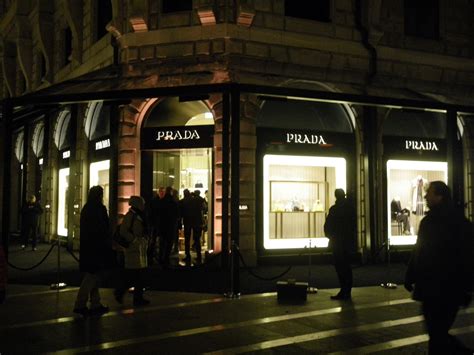 negozi scarpe prada padova|Prada negozi a Padova, telefono, indirizzo e orari .